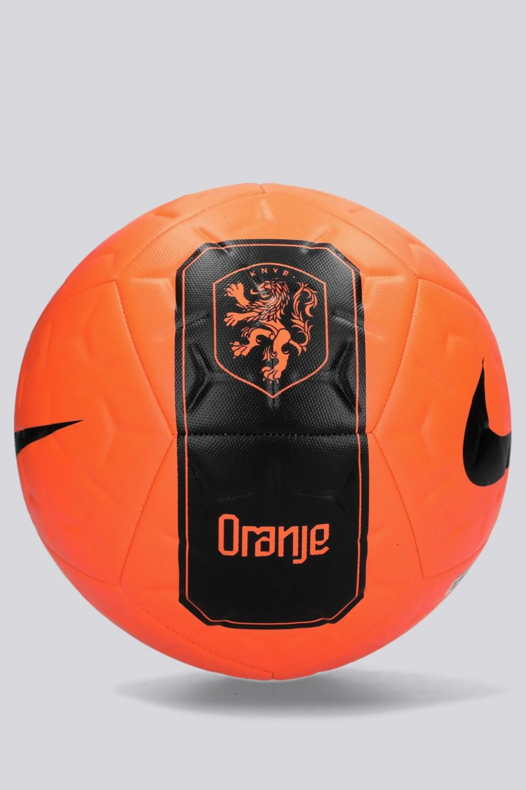 Bola Knvb