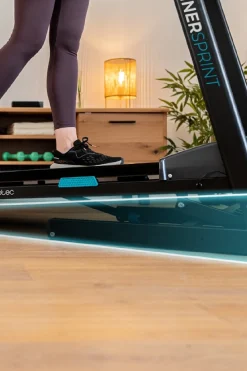 Cecotec Passadeira De Corrida Dobrável Com 1900 W De Potência. De 1 A 16 Km/h. 12 Programas Pré-definidos. Painel De Controlo Led. Superfície De Corrida De 130 X 40 Cm. Inclinação Motorizada. Dobrável, Com Rodas De Transporte, Monitor Cardiaco, Amortecimento, Sistema De Segurança Magnético E Suporte Para Dispositivos.