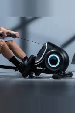 Cecotec Sistema De Resistência Magnética Com Diferentes Níveis De Intensidade E Volante De 7 Kg, Com Um Deslizamento Silencioso, Suave E Fluido. Tem Um Ecrã Lcd Que Mede: Tempo, Taxa De Traços, Cadência Por Minuto, Calorias E Scan. Estrutura Completamente Dobrável Verticalmente. Tem Apoios Para Os Pés Com Cintas Ajustáveis E Rodas De Transporte.
