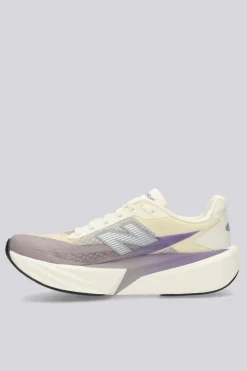 New Balance Rebel V5