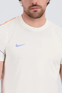 Nike Strike 26