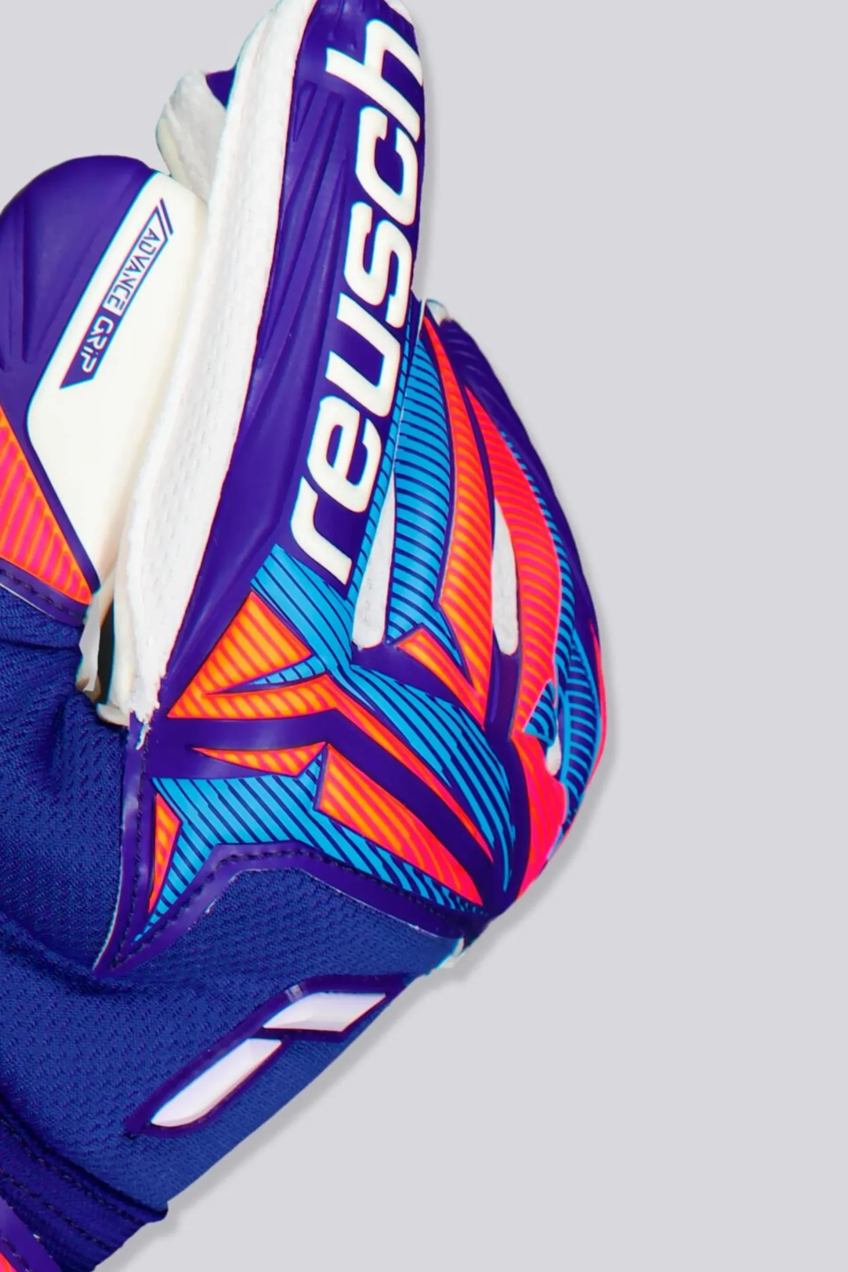 Reusch Attrakt Advance