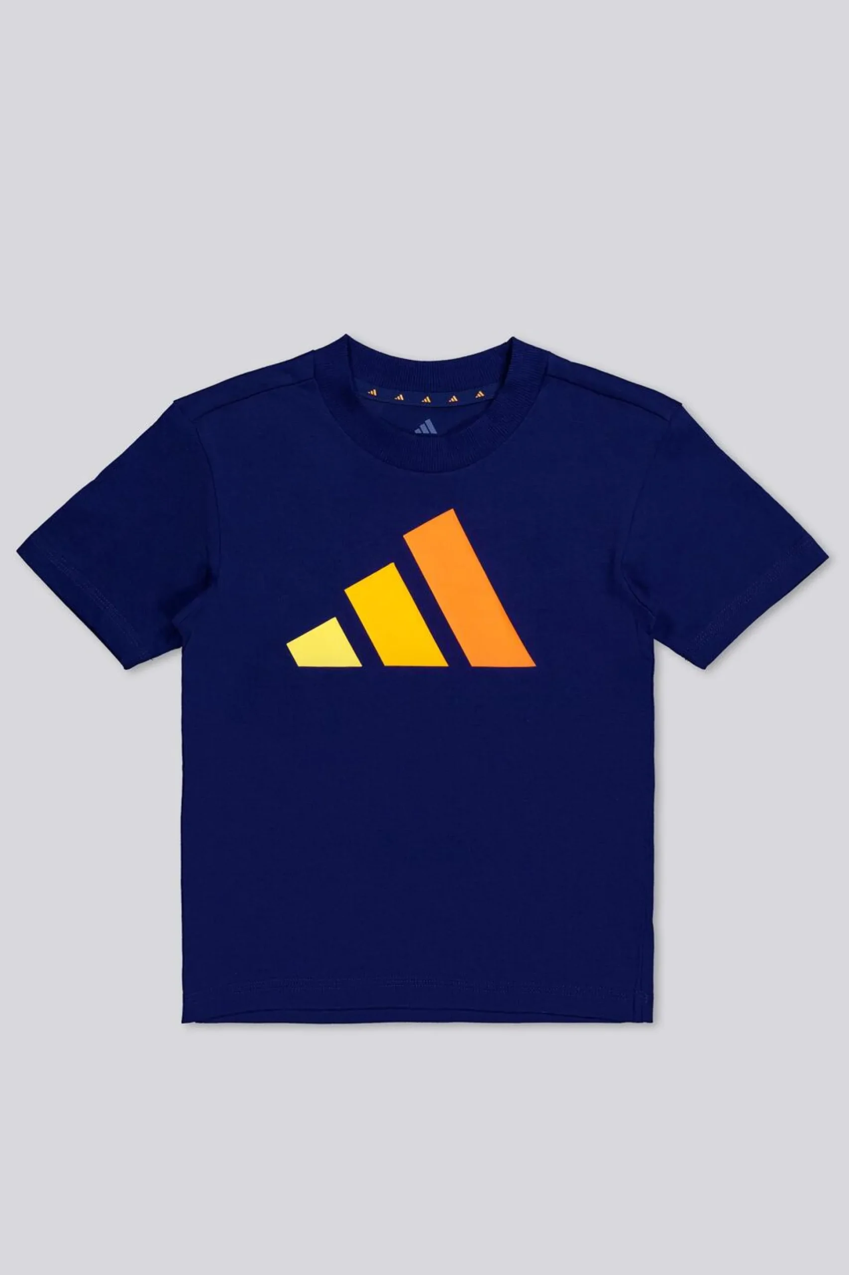 T-shirt adidas